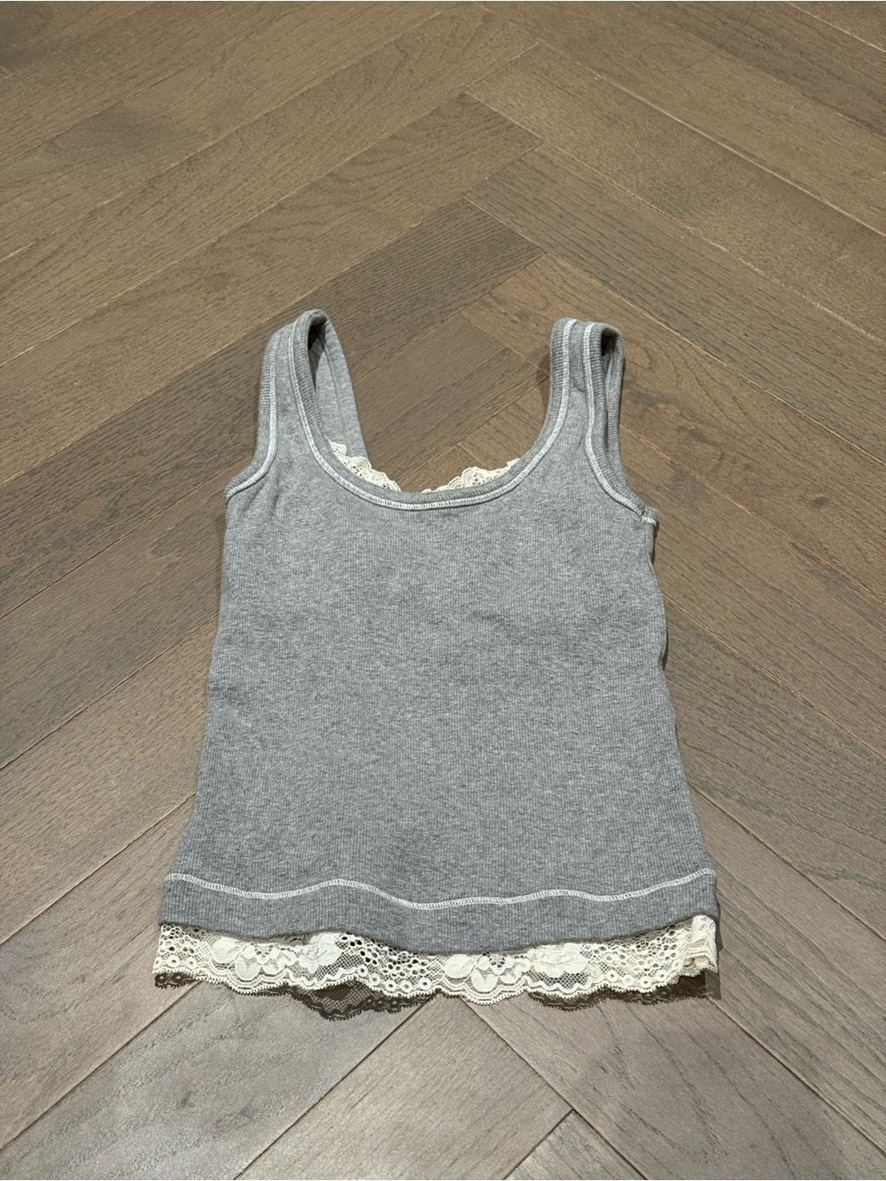 Abercrombie Bra-Free Lace-Trim Tank Top - Picture 1 of 4